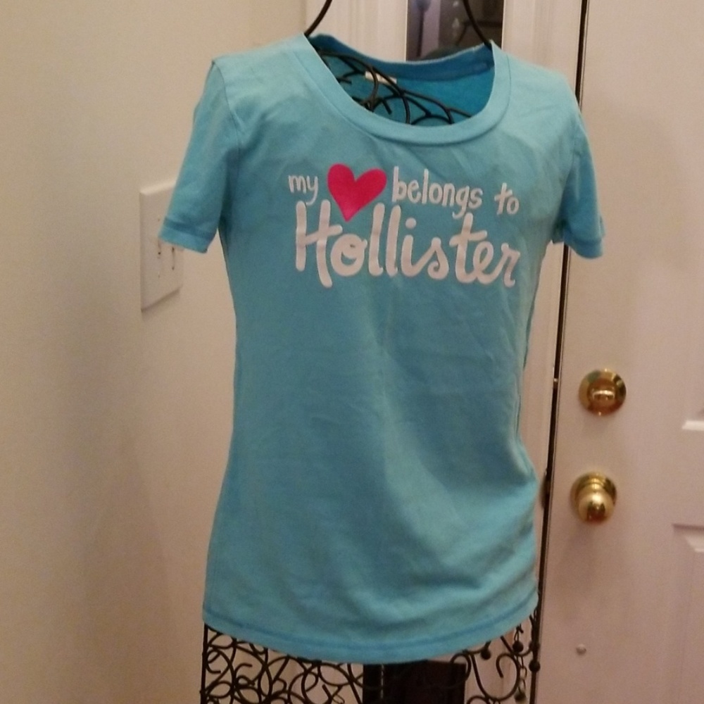 Holister tshirt